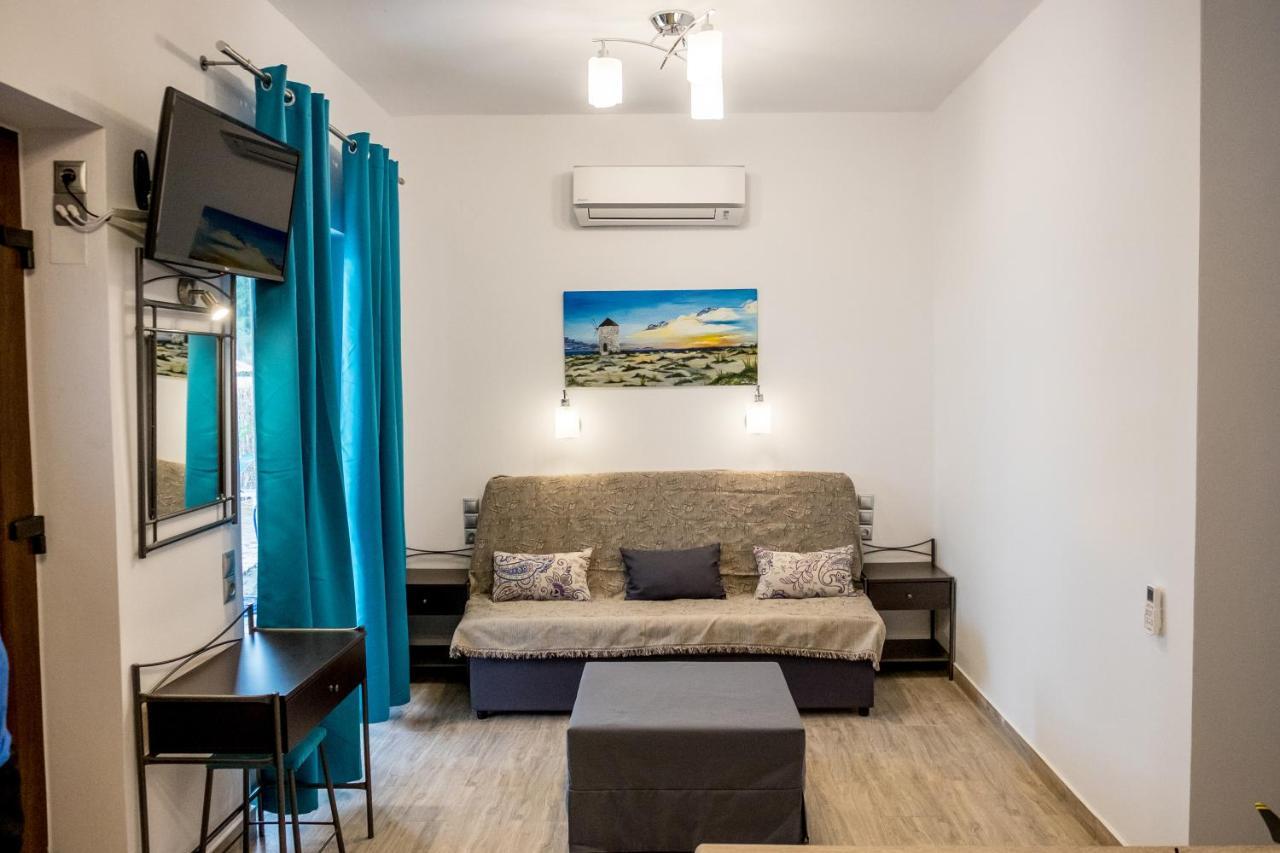 Amousso Beach Villas Marantochori Exterior photo
